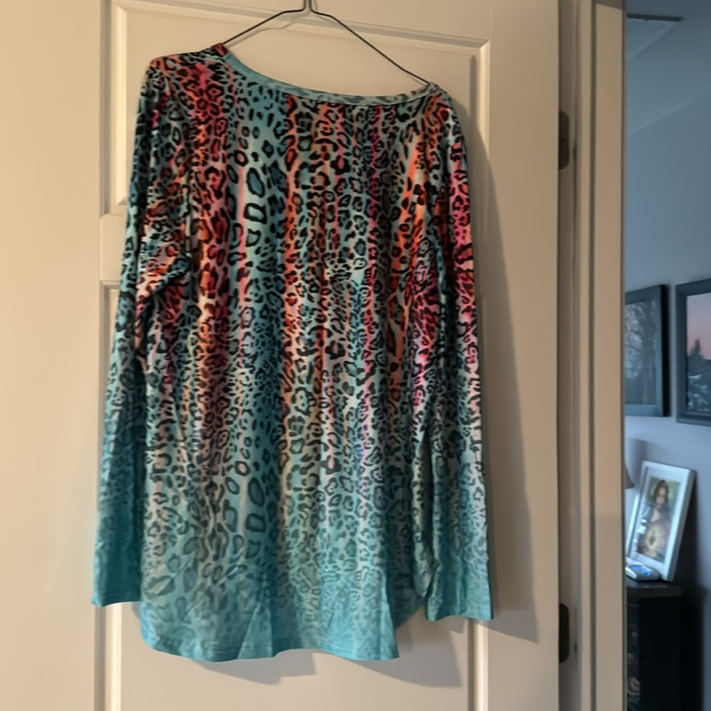 Women’s top - Picture 2 of 2